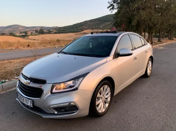 Chevrolet Cruze 2017 Notchback - 4