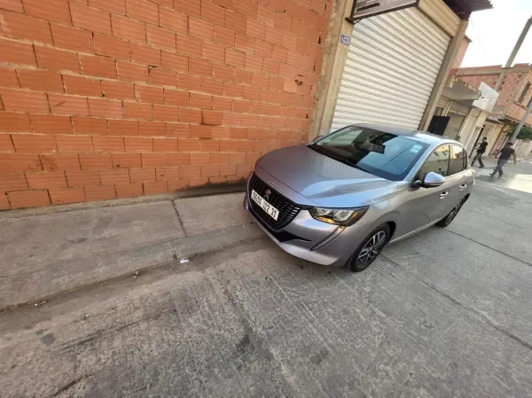 Peugeot 208 2022 Allure - 3