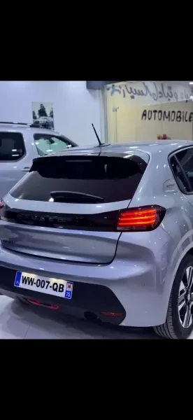 Peugeot 208 2025 E-Style - 1