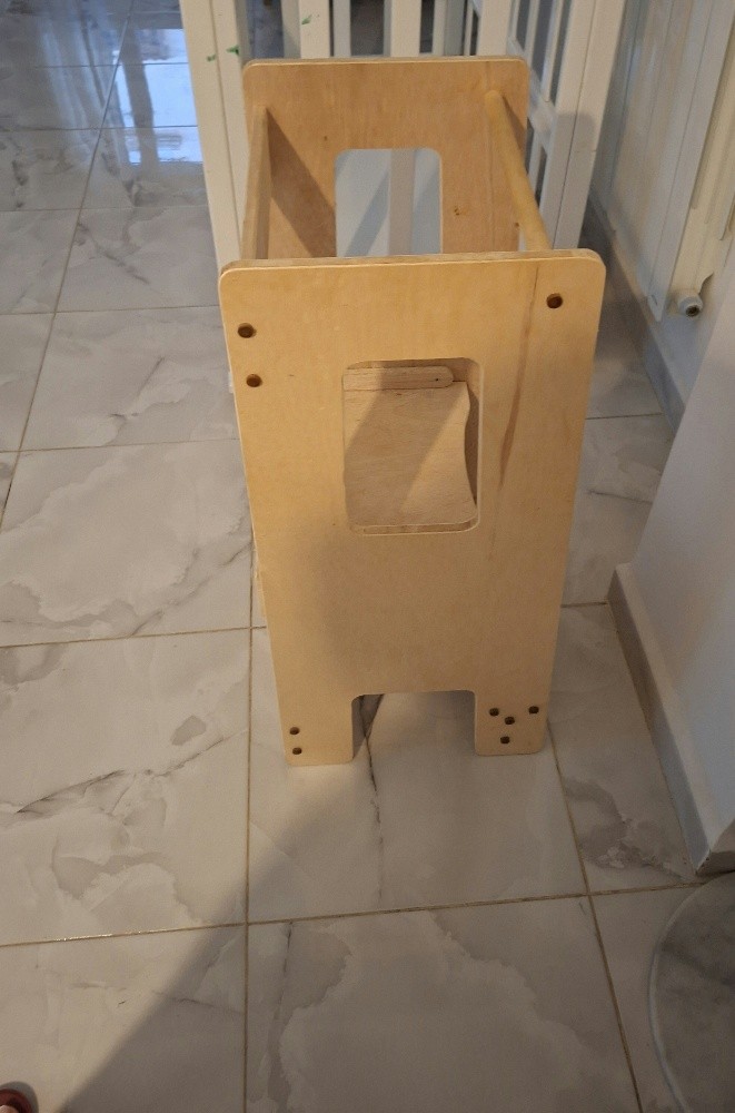 Une tour d'apprentissage Montessori en bois - 2