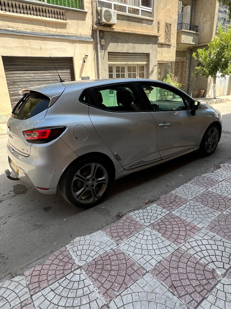 clio 4 - 3