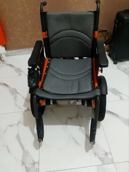 Fauteuil Roulant Electrique - 1