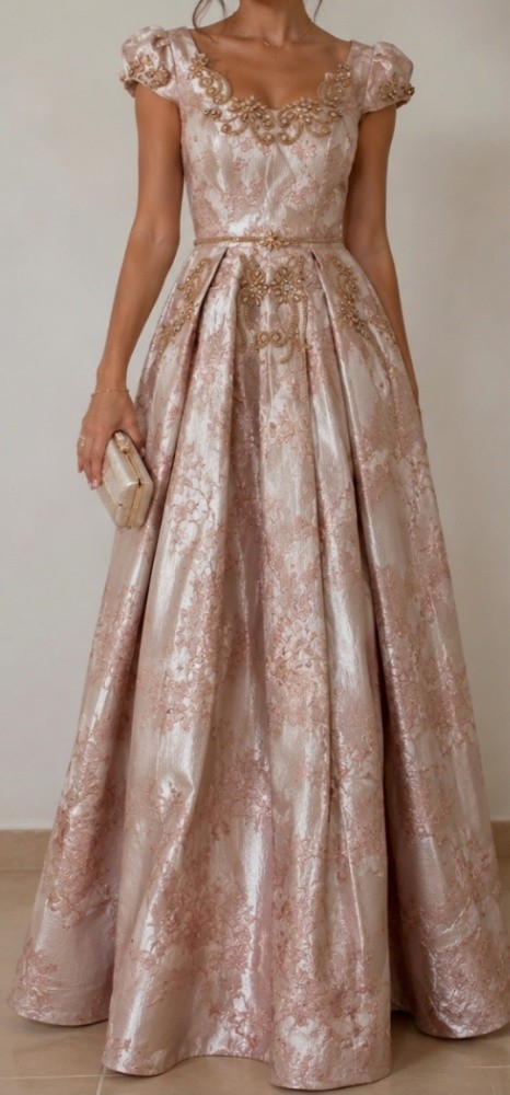 une robe de soirée - 1