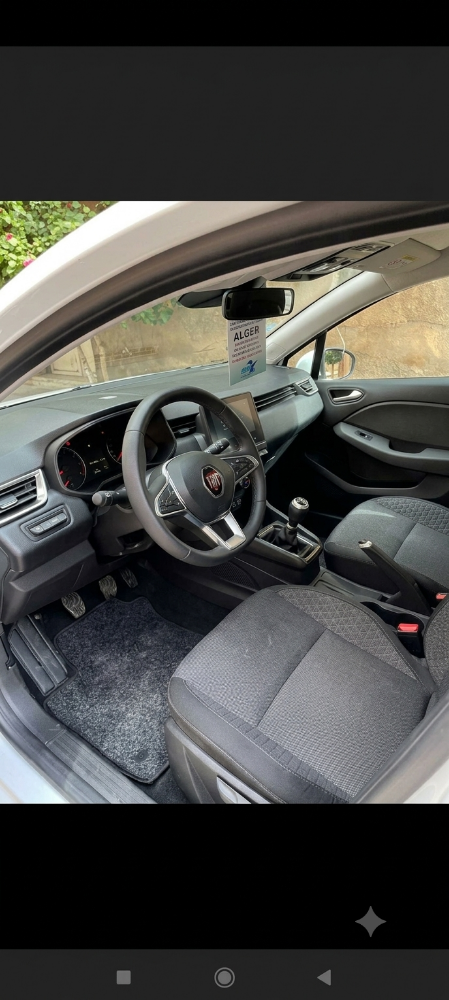 clio  - 4
