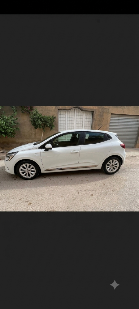 clio  - 7