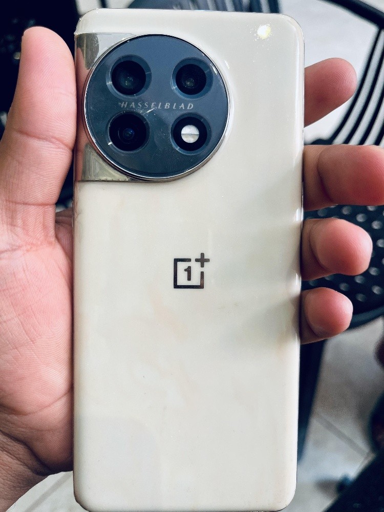 One Plus 11 5G - 5
