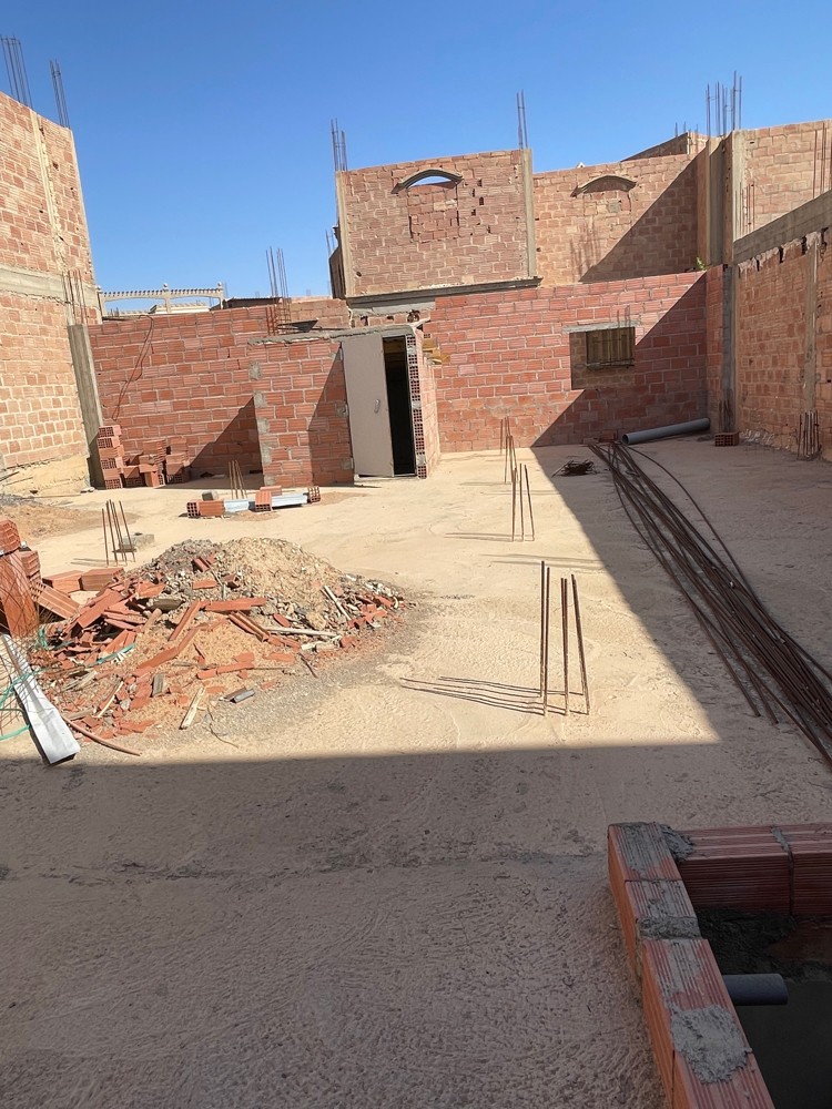 villa semi fini avendre biskra  - 13