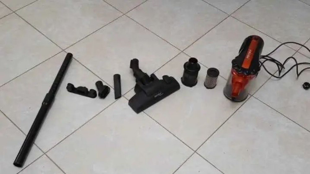 مكنسة كهربائية - 1