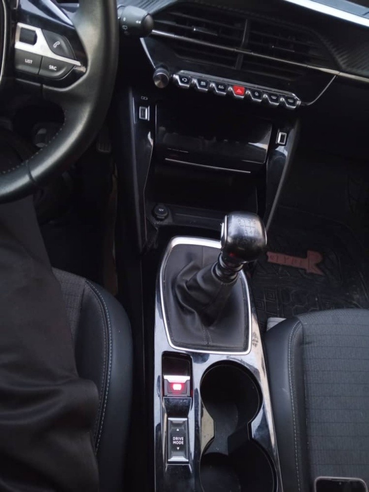 Peugeot  208 GT - 7