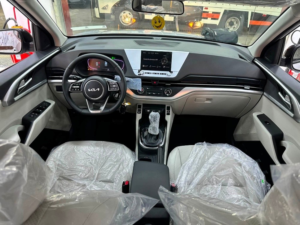 kia karens - 9