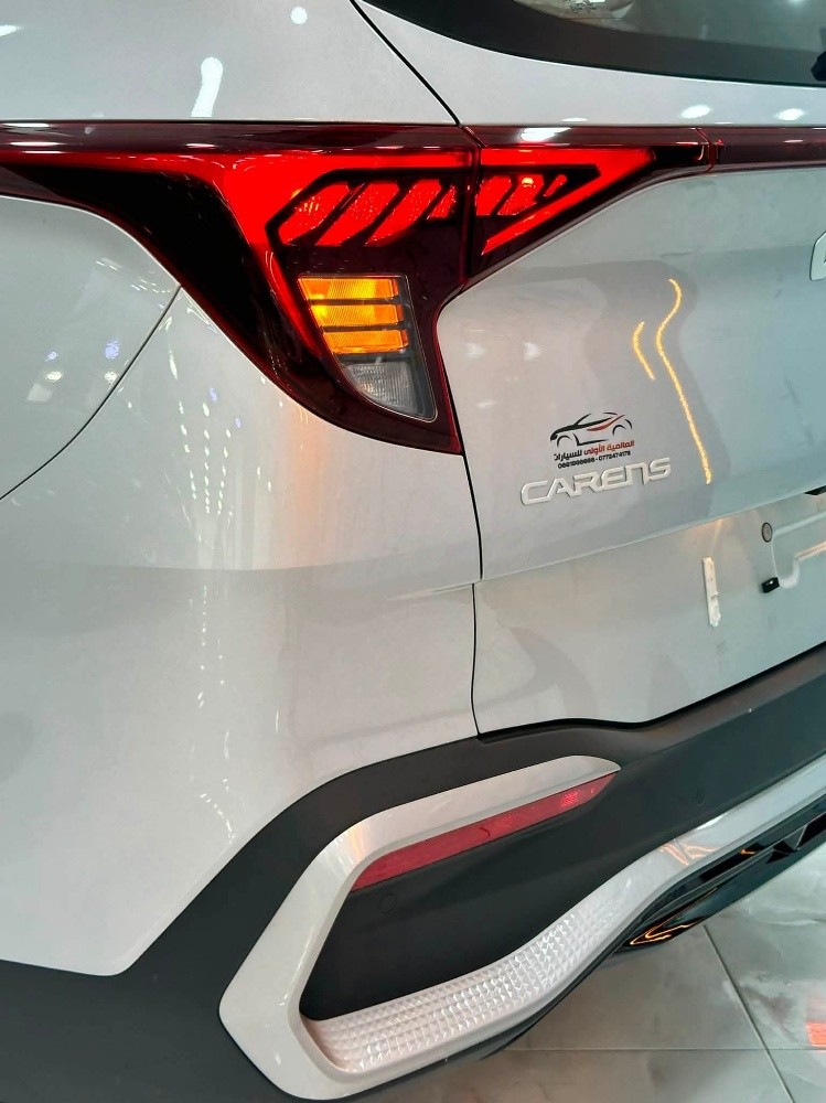 kia karens - 10
