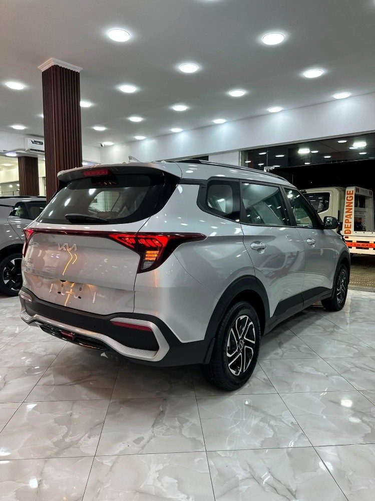 kia karens - 3
