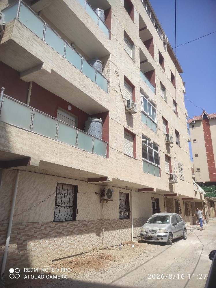 vend F3 ou 4 étage sup 93 dargana - 5