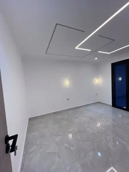 بيع شقة 3 غرف - 4