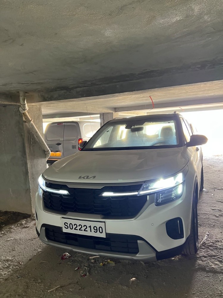 Kia Seltos Luxury toit noir - 1