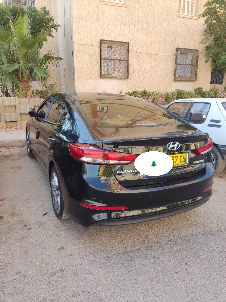 Hyundai Elantra - 5
