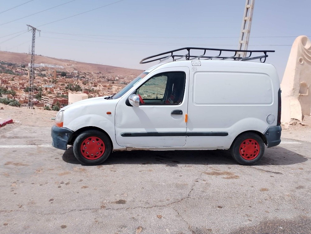 Renault . Kangoo . 1.9dci. 
1999 - 5