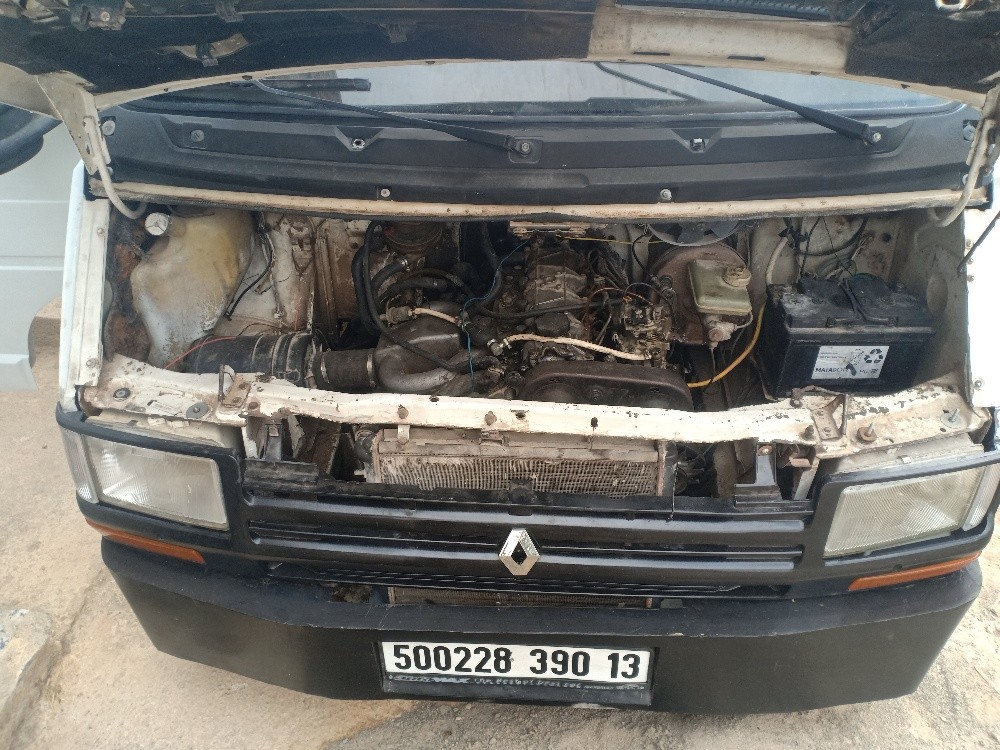 رونو طرافيك - 4