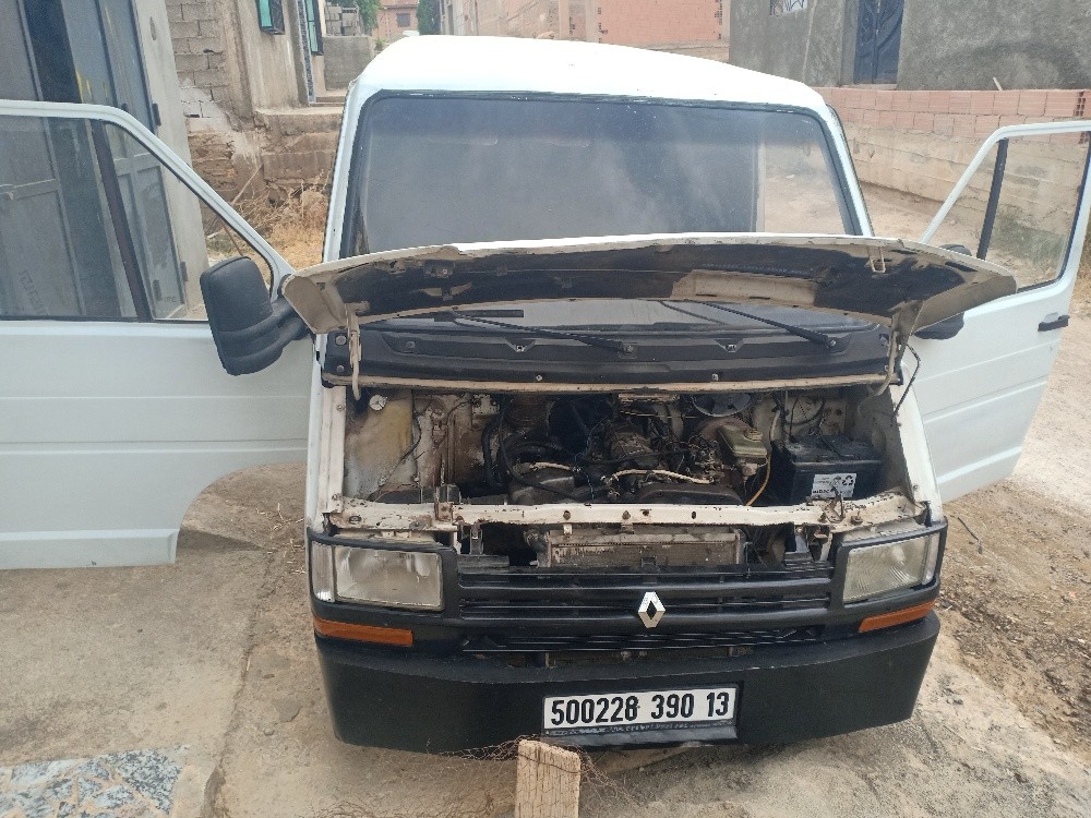 رونو طرافيك - 3