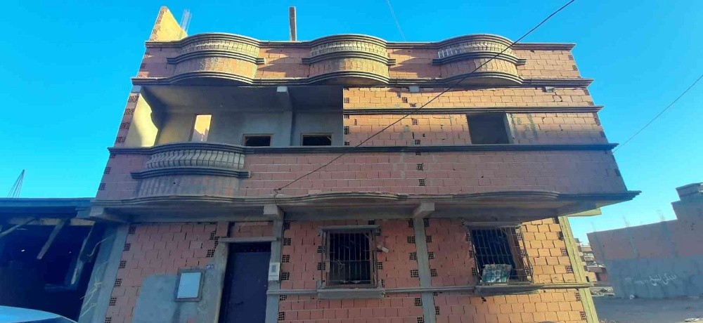 سكن نصف مكتمل للبيع ولاية البيض. - 1