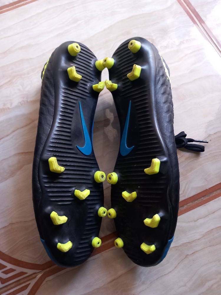 crampon soulier de foot, nike   - 5