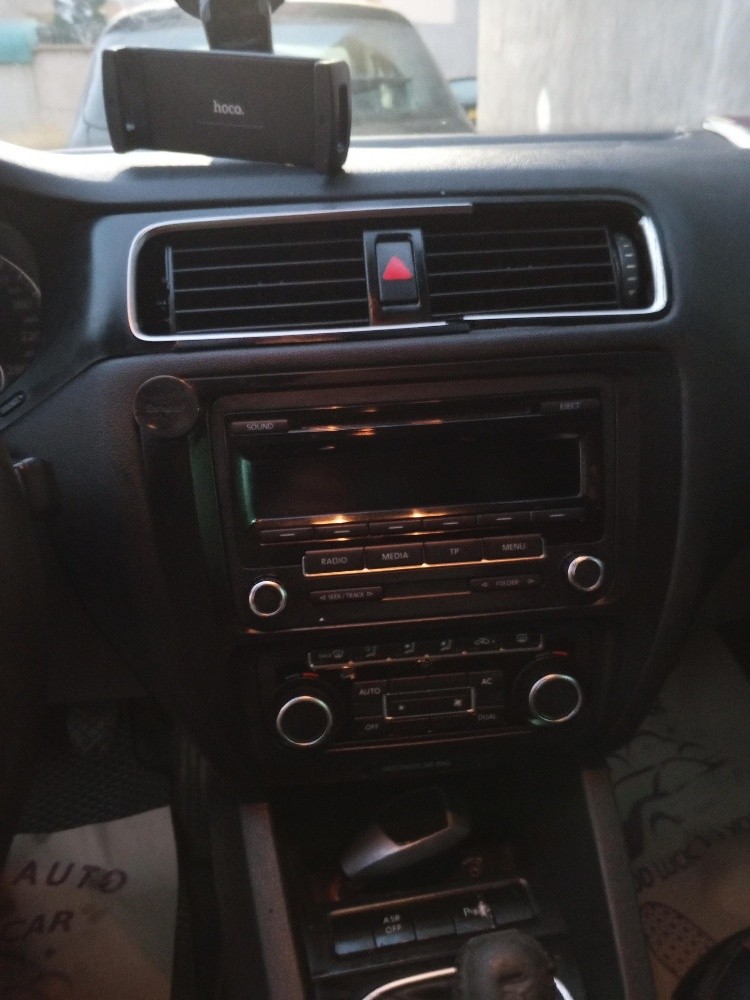 Jetta 2 Litre TDI 110 chevaux - 1