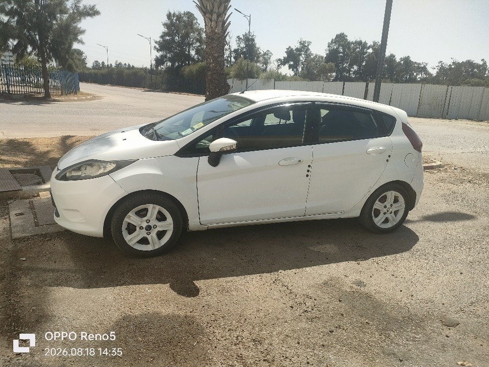 Ford Fiesta année 2012 - 1