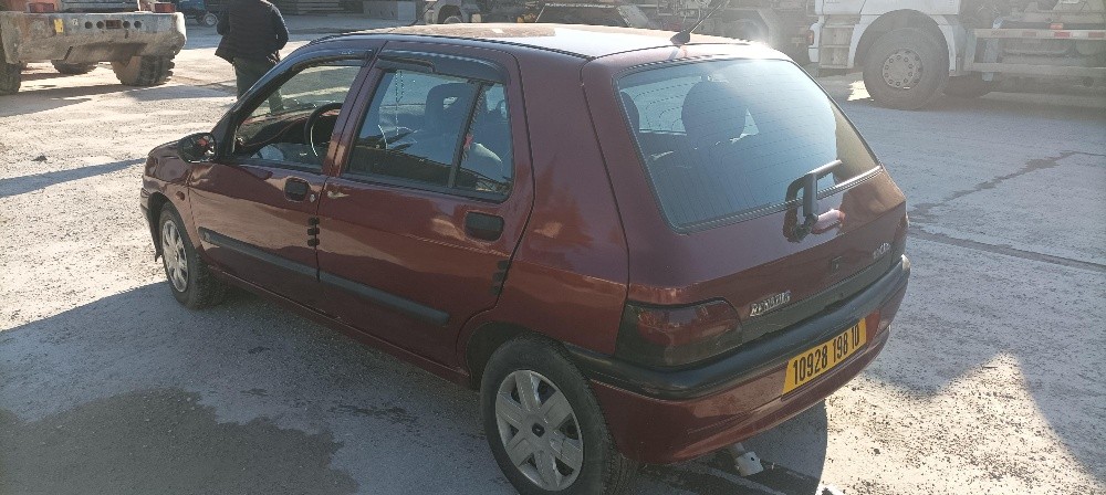 Clio japonaise - 12