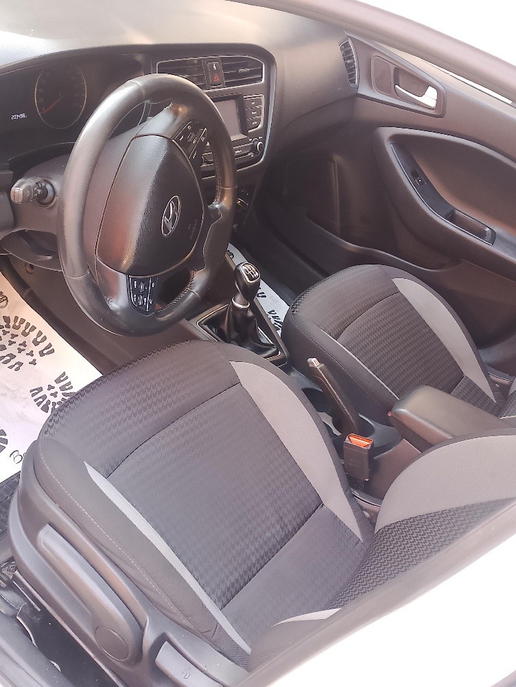 Hyundai  i20 - 3