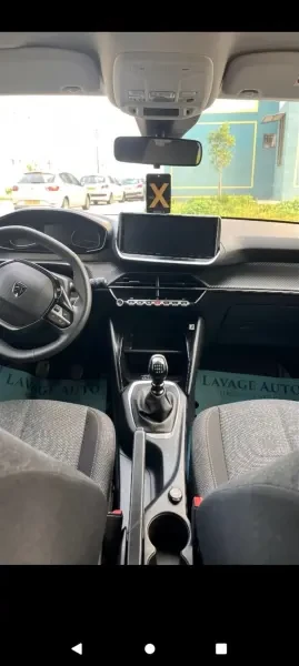 Peugeot 208 2025 E-Style - 4