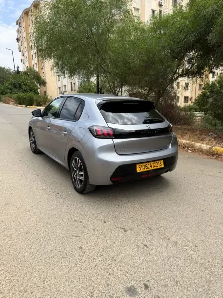 Peugeot 208 - 3