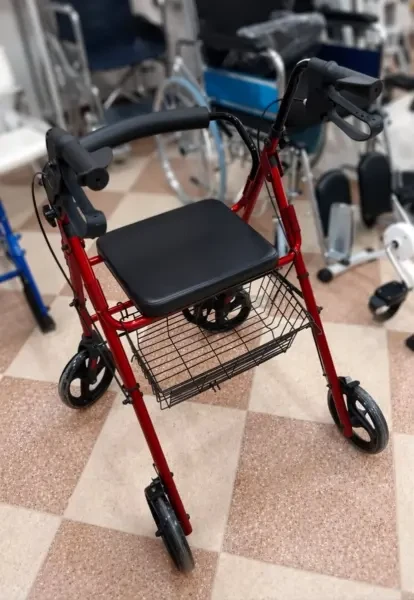 Rollator pliable avec assier - 1