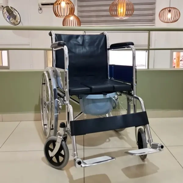 Fauteuil roulant garde robe - 1