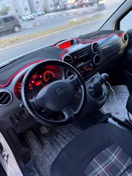 Peugeot Partner 2015 B9 - 3