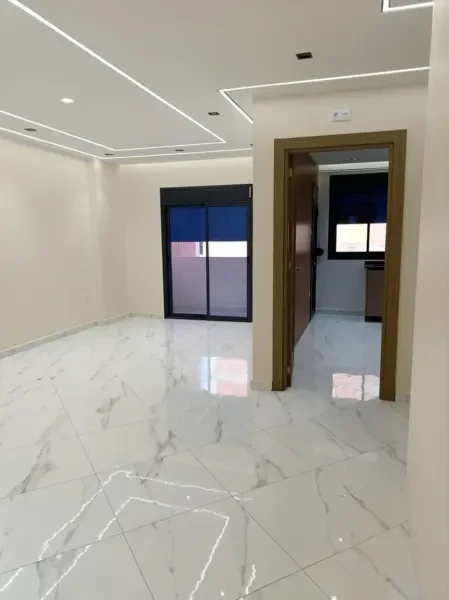 شقة 4 غرف للبيع - 2