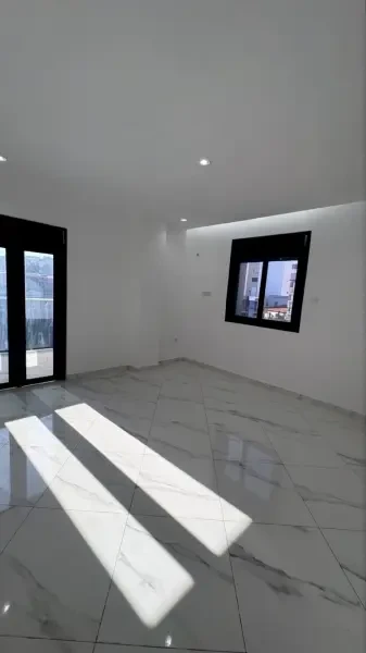 شقة 4 غرف للبيع - 4