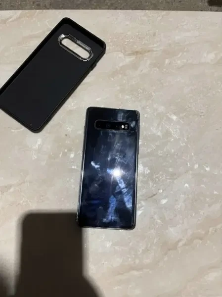 Samsung Galaxy s10 - 1