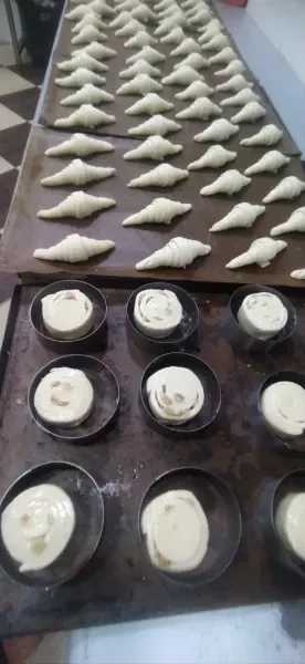 Ouvrier pâtissier+Demi Brochard - 1
