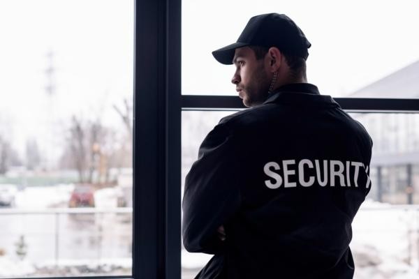 AGENT DE SÉCURITÉ - 1
