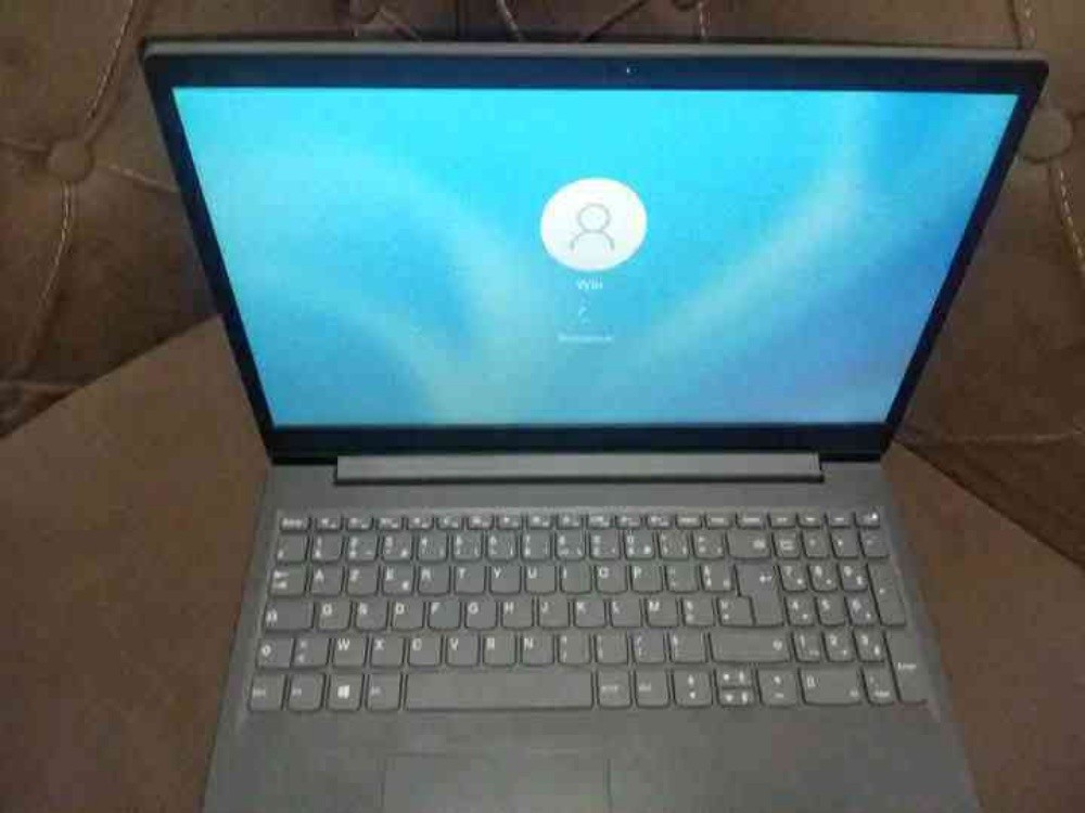 Lenovo v15 - 1