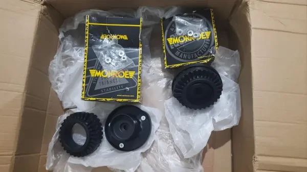 FUSE GAUCHE ET DROITE TOYOTA HILU - 1
