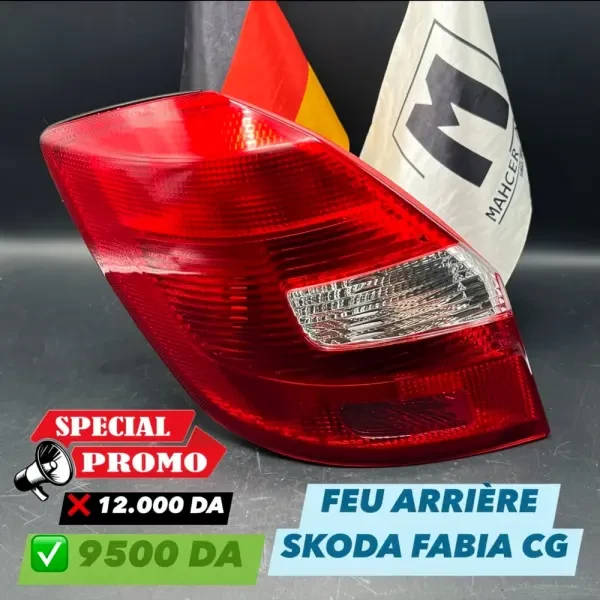 FEU ARRIÈRE SKODA FABIA CG - 1