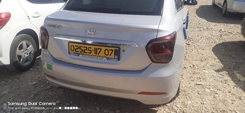 grand i10 - 3