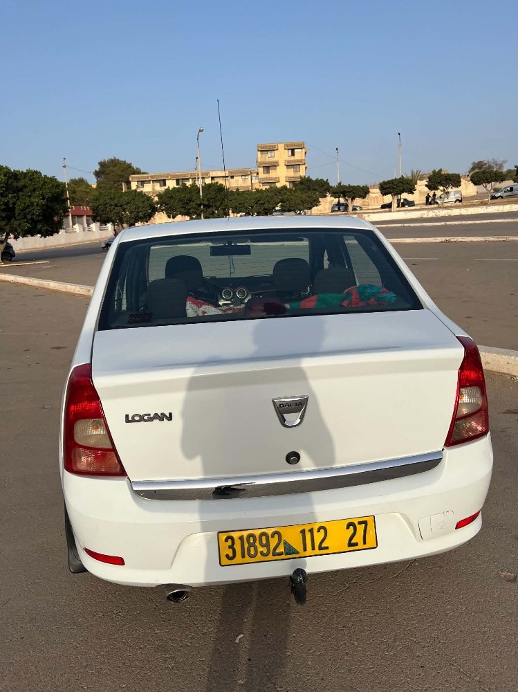 داسيا لوغان - 4