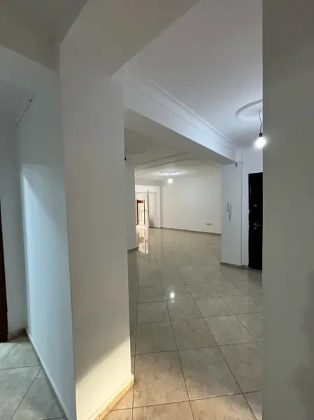 شقة للبيع 3 غرف - 1