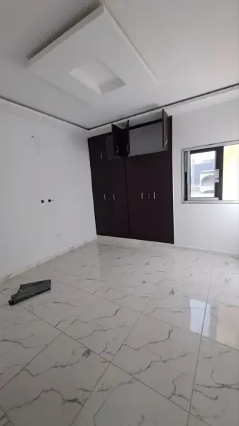 بيع شقة 3 غرف - 4