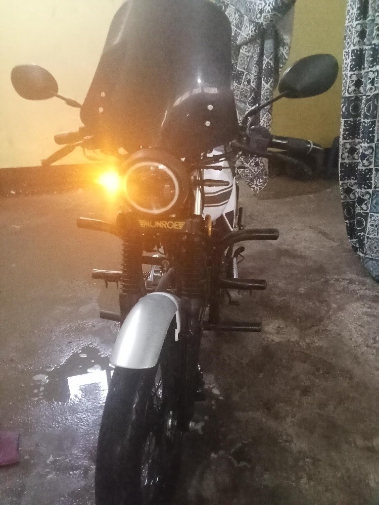 Moto - 5