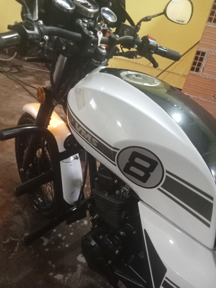 Moto - 9