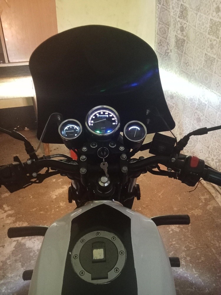 Moto - 6