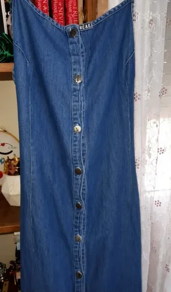 ملابس و أحذية نسائية اغلبها كابة - 1